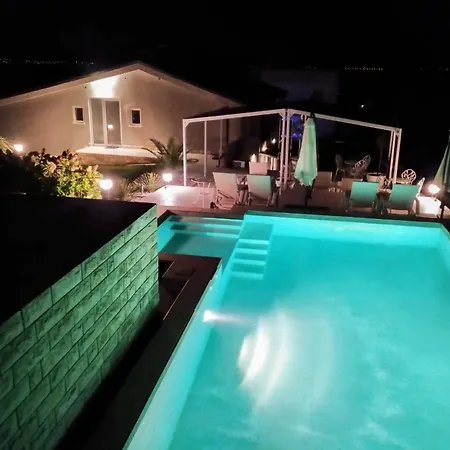 Apartment Adriaapart Vip Sukosan